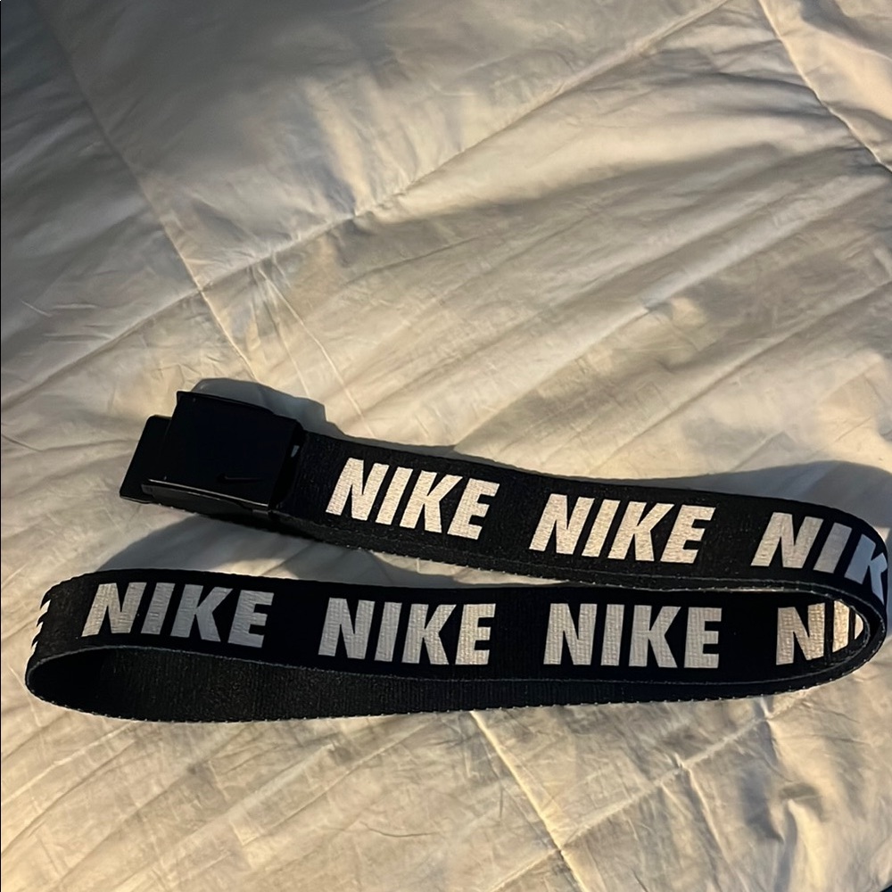 Adjustable Nike belt